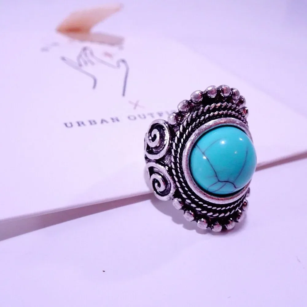 Urban Outfitters Women's Southwestern Turquoise Statement Ring Sz 7 NWT 35